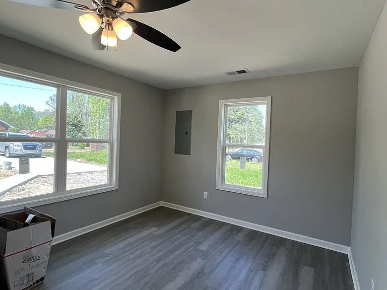 258 Pryor Rd — Photo 2