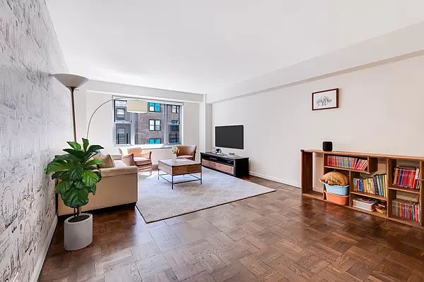 1st image of 310 Lexington Ave #10EFGH