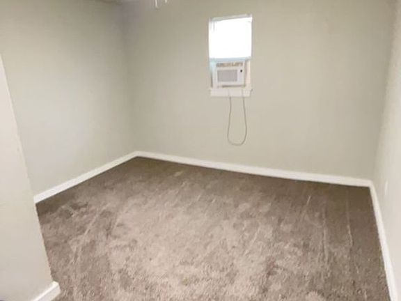 3rd image of 822 W York Ave