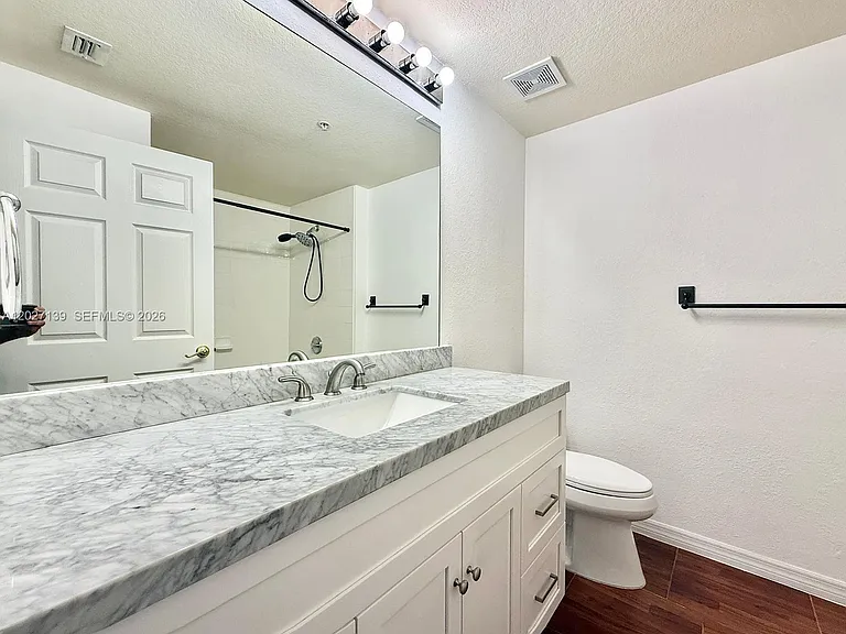 3022 Alcazar Pl #101 — Photo 11