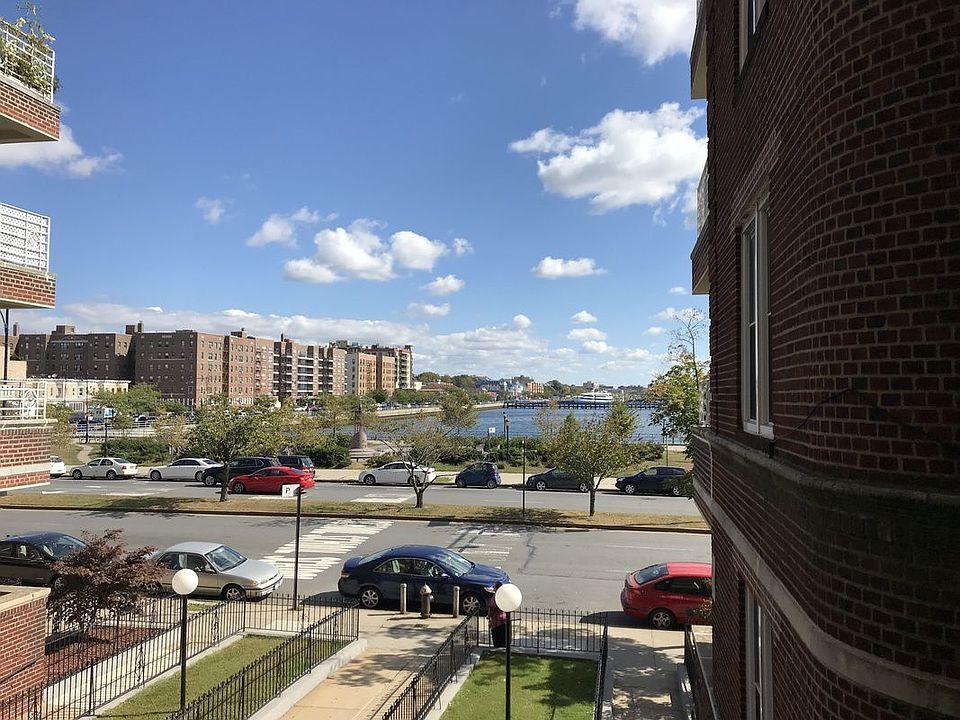 1st image of 40 Shore Blvd APT 2M