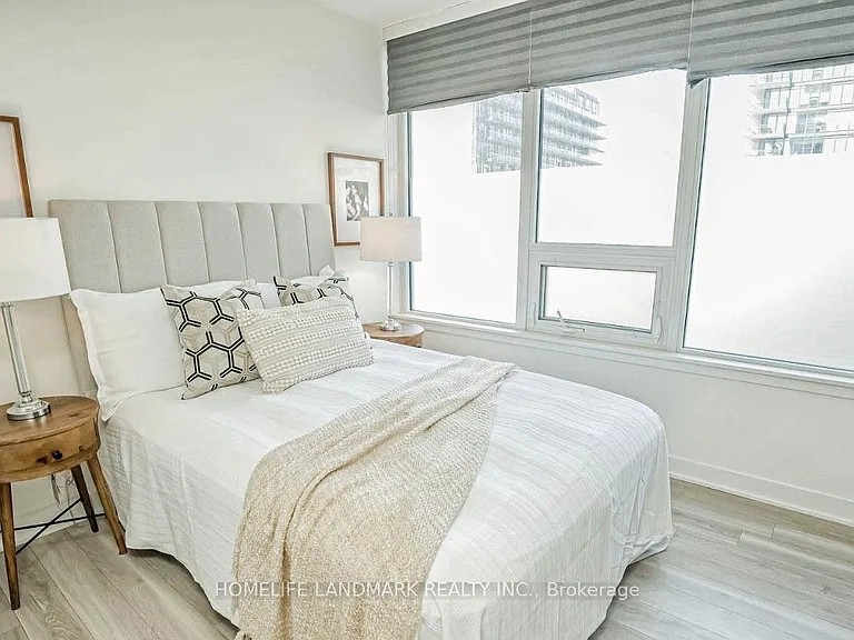 19 Bathurst St #605 — Photo 4