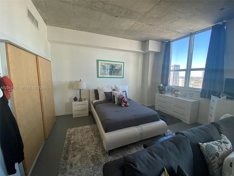 133 NE 2nd Ave #3409 — Photo 2