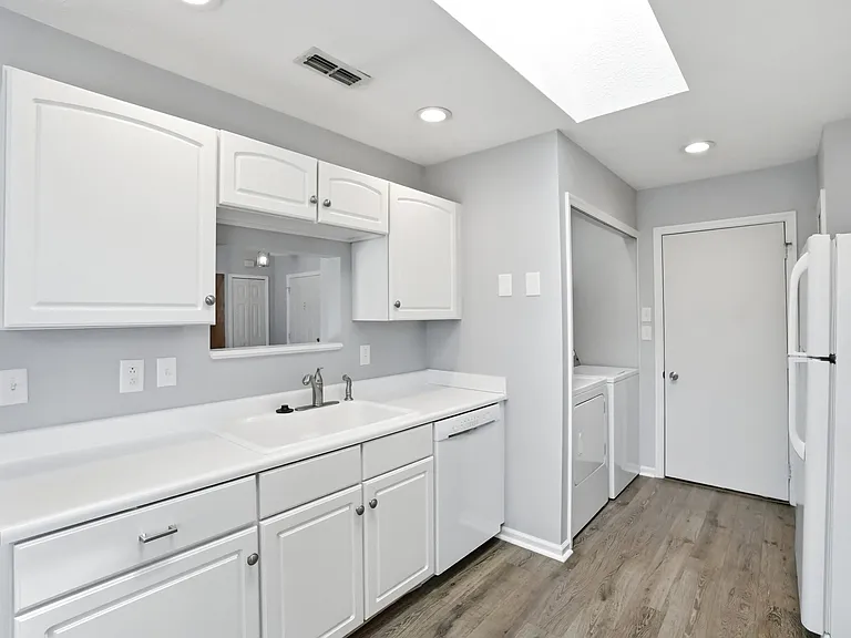 9083 Marquis Dr — Photo 5