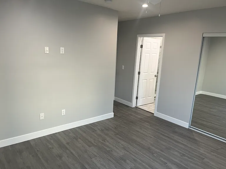 429 E Elk Ave #3 — Photo 15