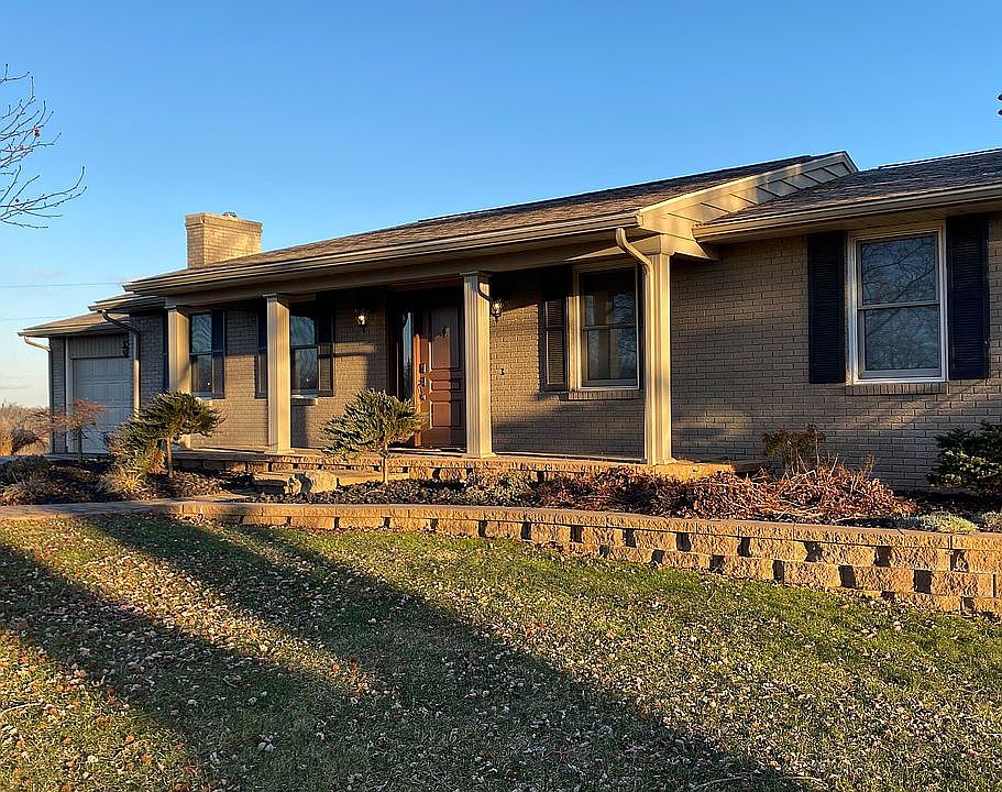 Ranch-style home w/85 acres