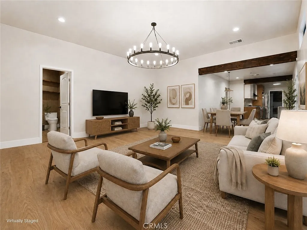 2 bed, 2.5 bath, 1550 sqft, $6,500 — Photo 3