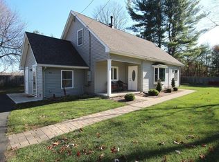 92 Glendale Rd, Northampton, MA 01062