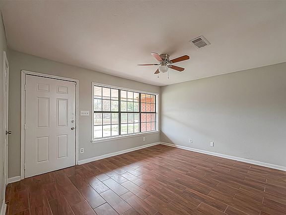 2nd image of 11615 Duane St