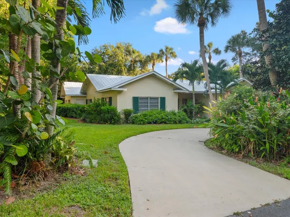 24 N Via Lucindia Drive, Sewalls Point, FL 34996
