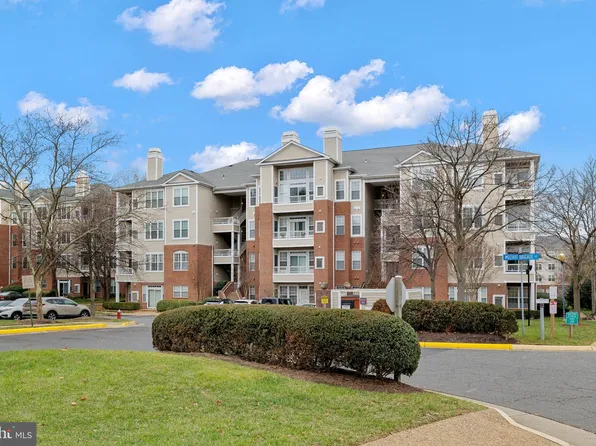 4200 Mozart Brigade Ln APT O, Fairfax, VA 22033
