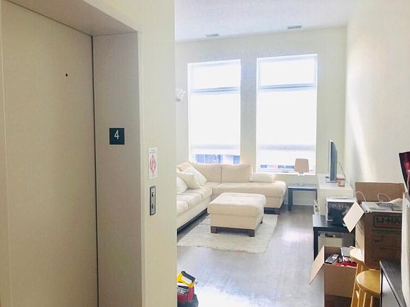4th image of 1750 W North Ave #4