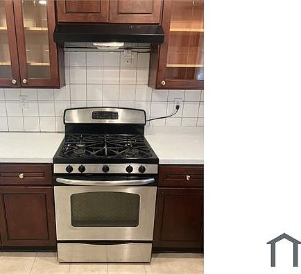 5th image of 7178 Rosanna St