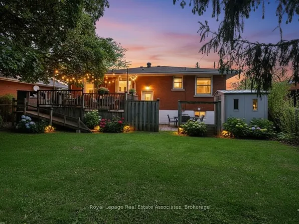 60 Toby Cres, Hamilton, ON L8T 2N8