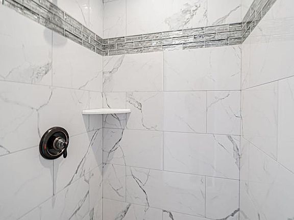 2nd image of 532 Palisade Trl