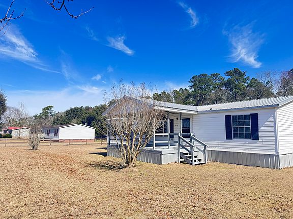 4th image of 978 Stokes Rd