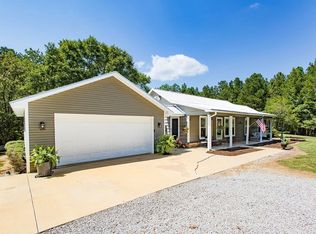 2435 Sticine Rd, Guys, TN 38339