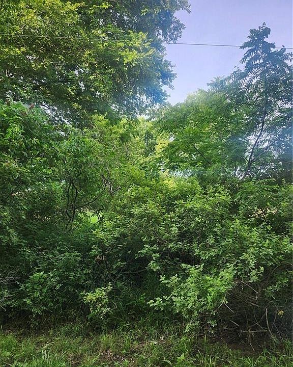 1st image of 145 Kansas Dr