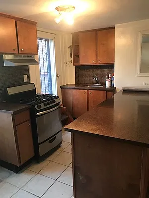 Rented by Alexander Bilu, LREB | media 7