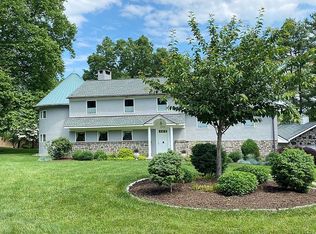 1914 Firethorn Ln, Villanova, PA 19085