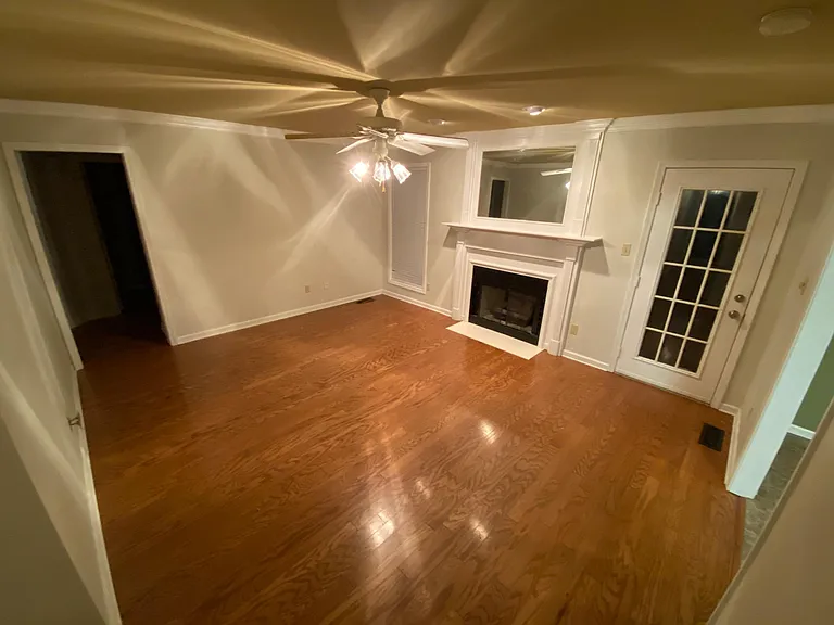 142 Clement Dr — Photo 6
