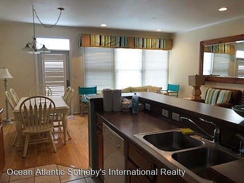 3rd image of 14 Village Green Dr