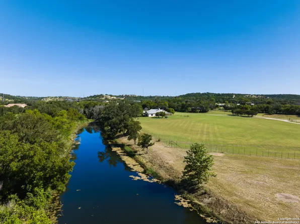 530 Westway DR, Kerrville, TX 78028