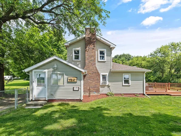 9041 PETRIEVILLE, Eaton Rapids Township, MI 48827