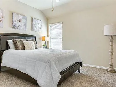 1816 Woodlawn Trl — Photo 18