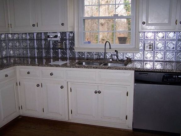 5th image of 2215 Beech Ave