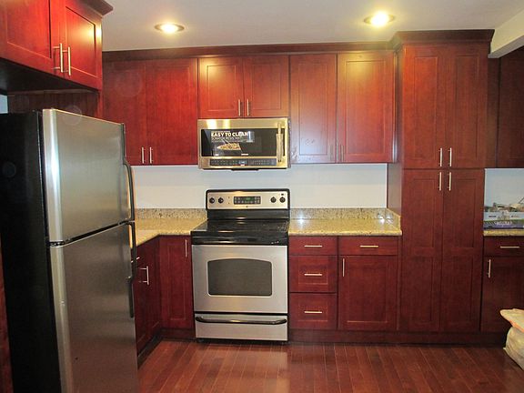 2nd image of 13231 NE 100th St