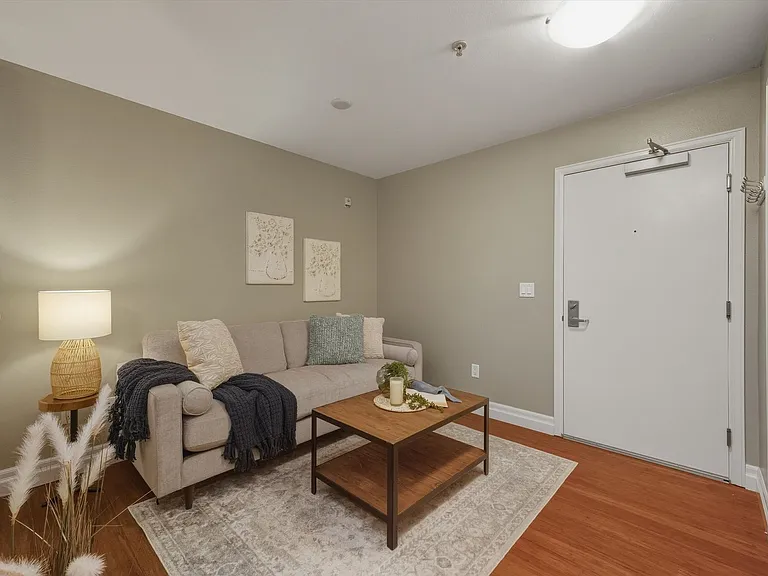 960 Harris Ave #307 — Photo 15