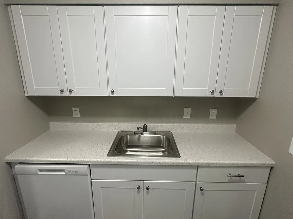 Kitchen Photo 1