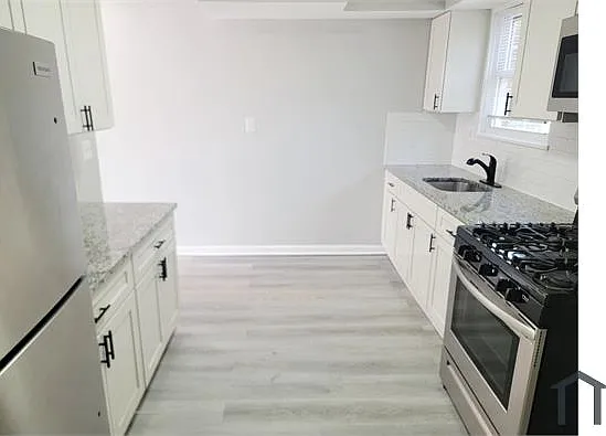 3 bed, 1211 sqft, $2,500 — Photo 1