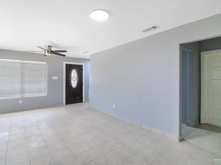 322 E Esplanada St W — Photo 10