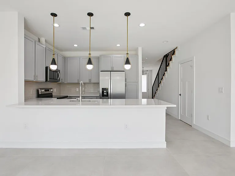 302 Tesla Cir — Photo 27