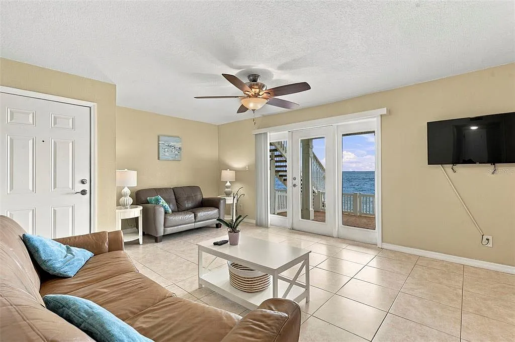 1 bed, 1.0 bath, 694 sqft, $2,400 — Photo 4