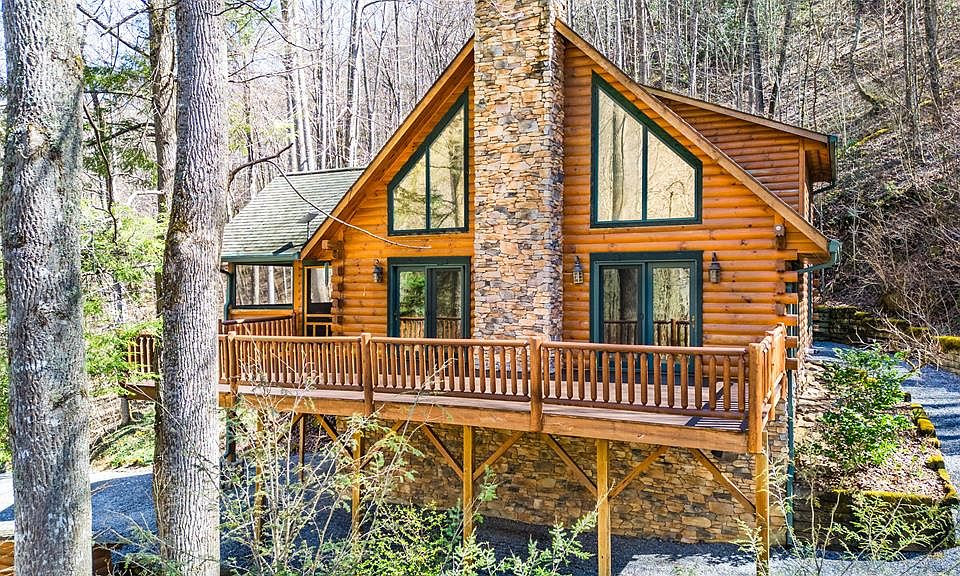 1st image of 3548 Dicks Creek Rd
