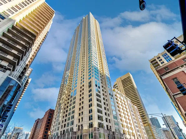 33 W Ontario St APT 50F, Chicago, IL 60654