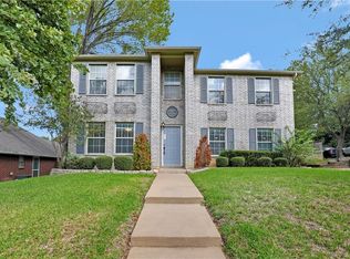 4923 Saddleback Rd, Arlington, TX 76017