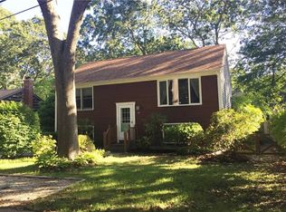 10 Shadbush Trl, Saunderstown, RI 02874