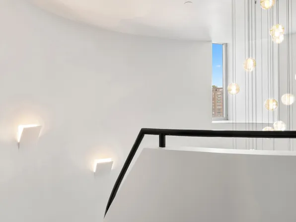 333 West 14th Street image 28 of 36