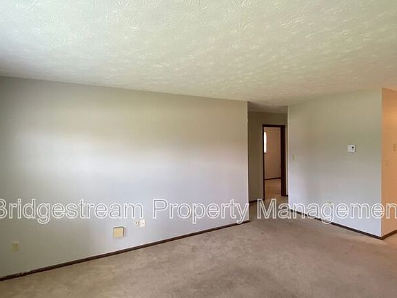 3rd image of 52 Candlewood Ct