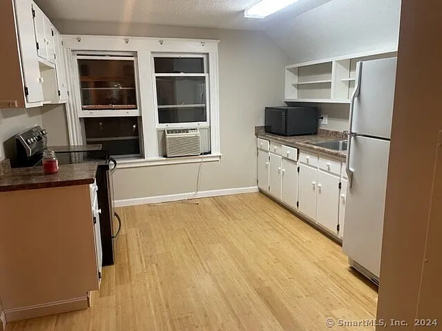 40 Quaker Ln S — Photo 8