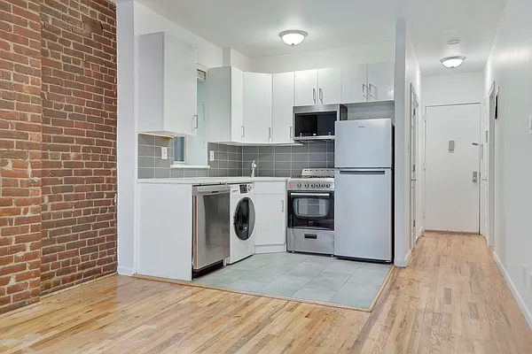 Rented by Creed Realty Group | media 11