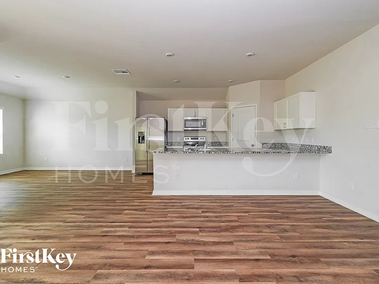 17644 Cedar Crest Dr — Photo 4
