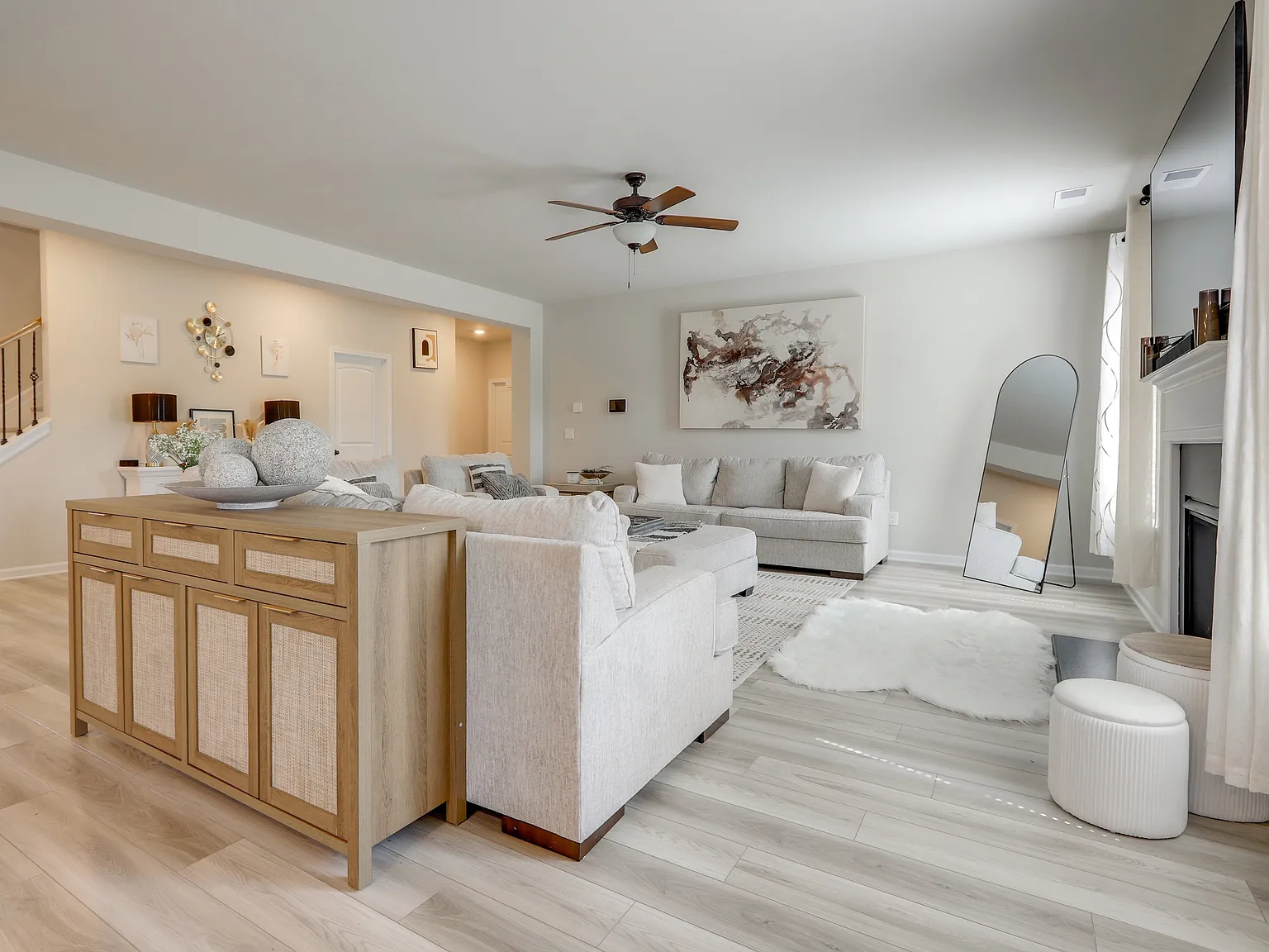 5 bed, 4.5 bath, 3574 sqft, $5,500 — Photo 4