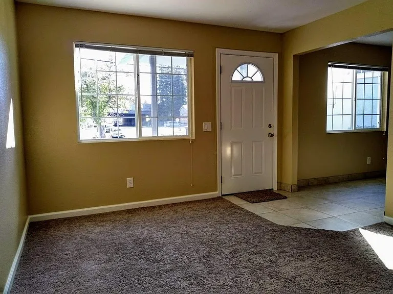 2660 Franklin Blvd #A — Photo 7