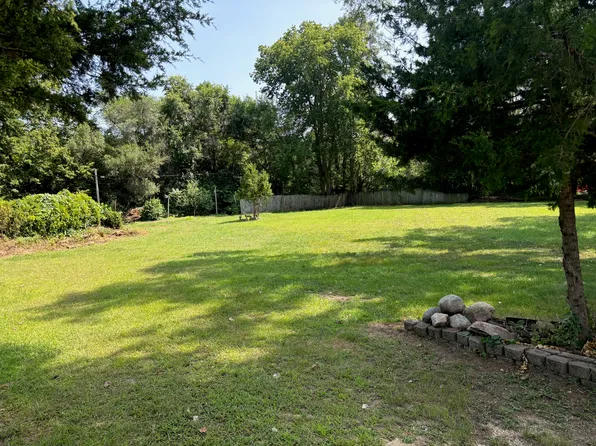 3 7th St, Rockford, IL 61104