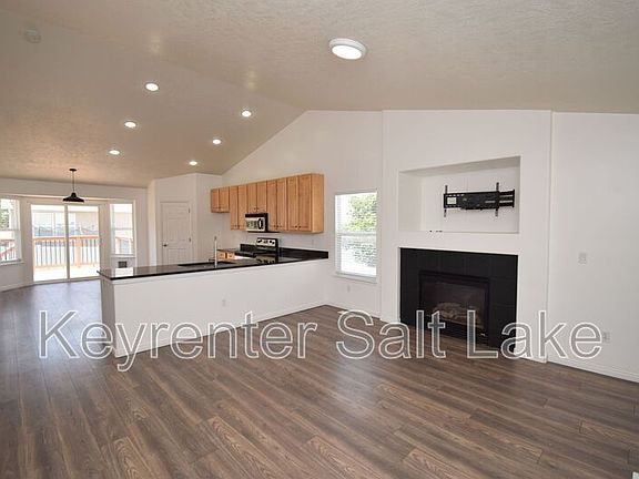 3rd image of 13708 S Daggerwing Way